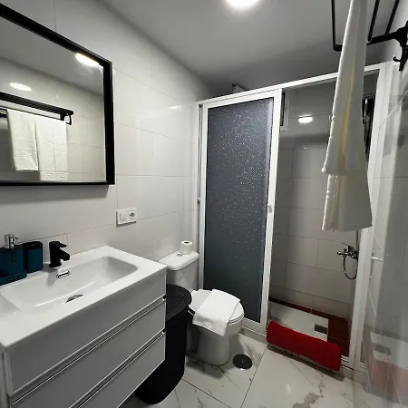 Evans Realty Cf Centrico Y Moderno דירה פואנגירולה